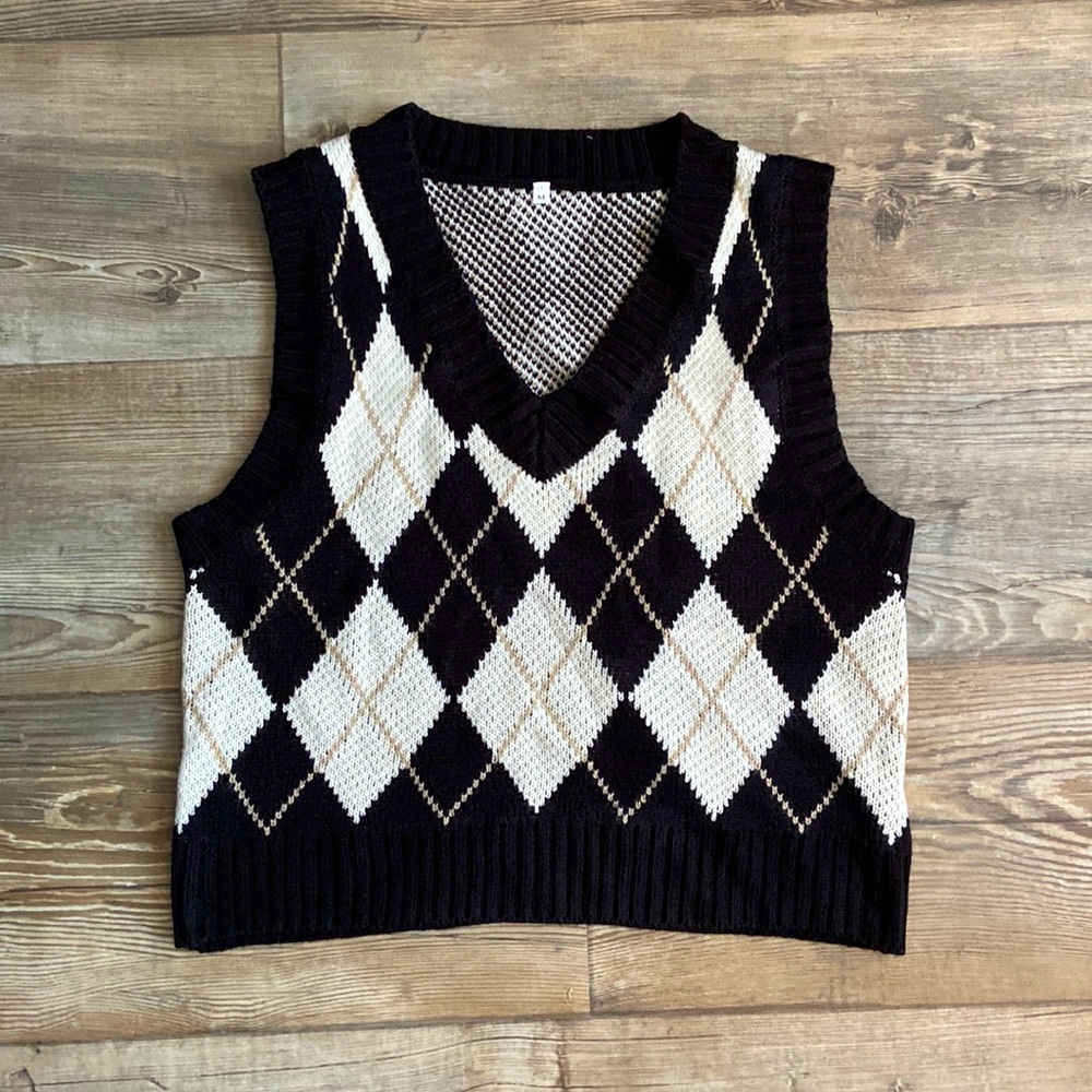 SweatyRocks cropped sweater vest